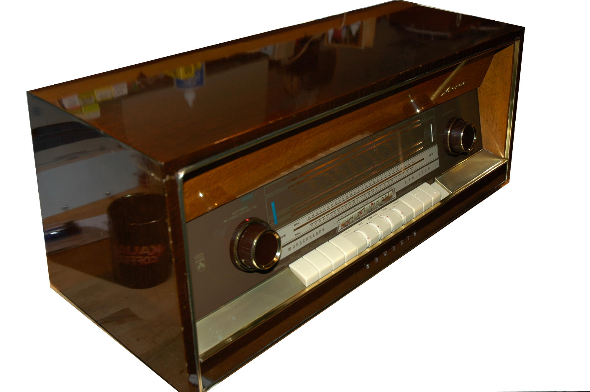 http://www.radiomuseum.org/forumdata/upload/18.jpg