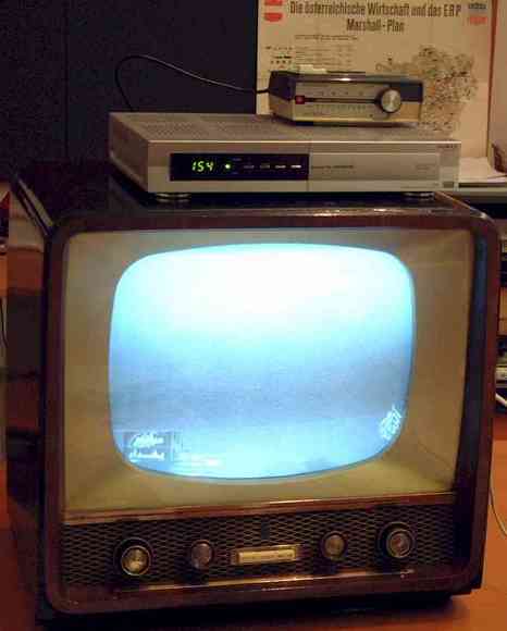 Hornyphon TV  WT 1734 A/01  Baujahr 1957/58 im Betrieb mit SAT Receiver 