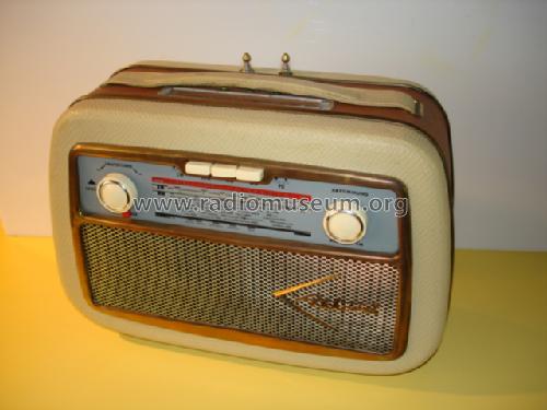 Pinguin U58; Akkord-Radio + (ID = 645097) Radio