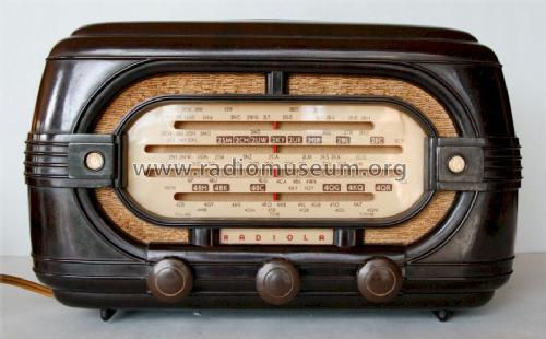 Radiola Champion 4 429MA; Amalgamated Wireless (ID = 1235998) Radio