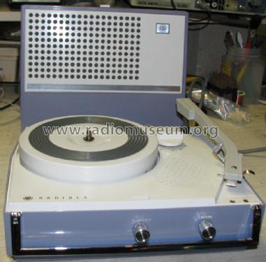 Nashville Radiola Portable Record Player B56 & B56Z; Amalgamated Wireless (ID = 1430940) Reg-Riprod