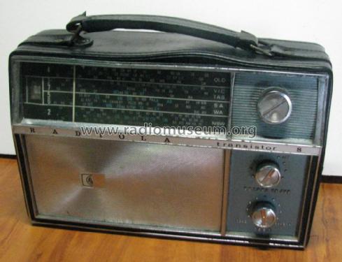 Radiola Courier 8 B32; Amalgamated Wireless (ID = 2093988) Radio
