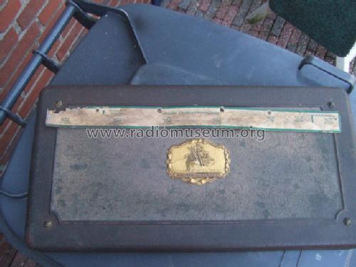 38 early; Atwater Kent Mfg. Co (ID = 1198884) Radio