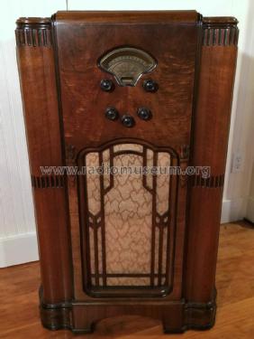 810; Atwater Kent Mfg. Co (ID = 2078013) Radio