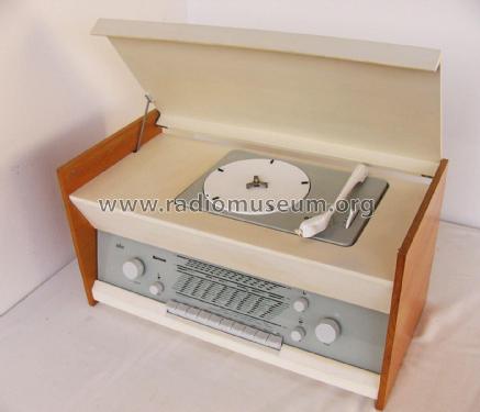 Atelier 1-7 Ch= RC7 ; Braun; Frankfurt (ID = 2458760) Radio