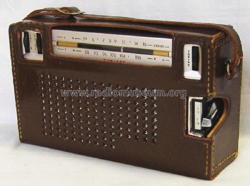 10 Transistor FM/AM 2 Band Radio TRF-1100; Crown Radio Corp.; (ID = 1768655) Radio