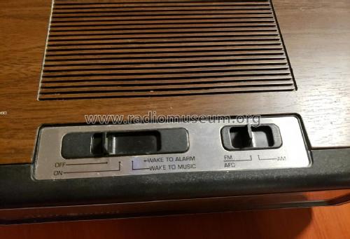 7-4310 F Flip Clock Radio; General Electric Co. (ID = 2857791) Radio