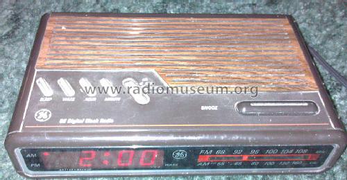 Digital Clock Radio 7-4612B; General Electric Co. (ID = 1391956) Radio