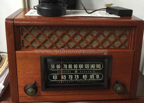 Musaphonic 221 ; General Electric Co. (ID = 2117084) Radio