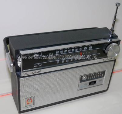 P1820B ; General Electric Co. (ID = 2015625) Radio