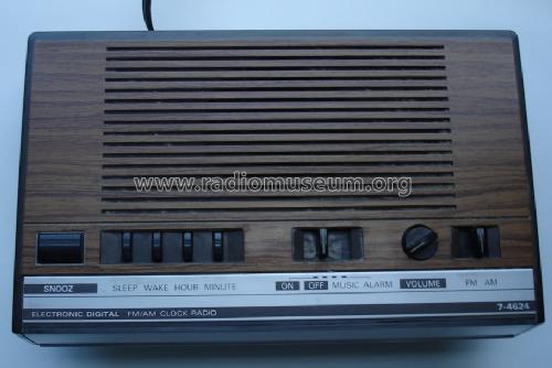 Electronic Digital FM/AM Clock Radio 7-4624A 'Space Saver'; General Electric Co. (ID = 1703138) Radio