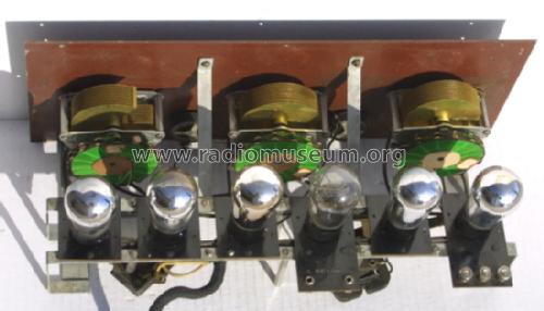 3 dial 6 tube ; General Instrument (ID = 1207991) Radio