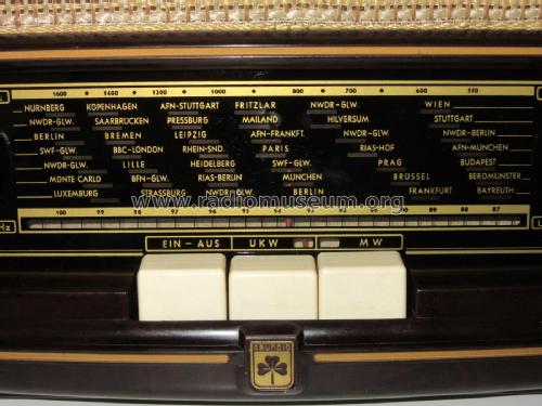 810 ; Grundig Radio- (ID = 1967806) Radio