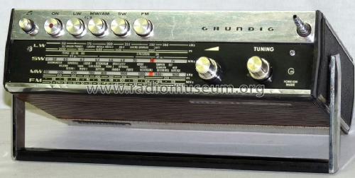 Music-Boy 210E; Grundig Radio- (ID = 1045634) Radio
