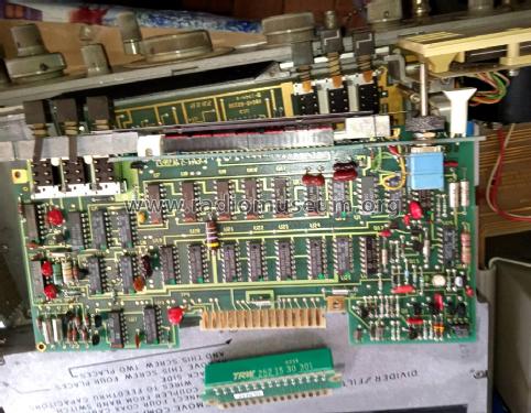 Signal Generator 8640B; Hewlett-Packard, HP; (ID = 3021135) Equipment
