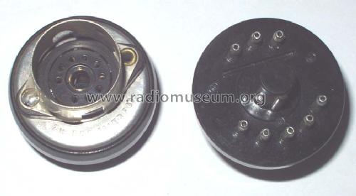 Röhrenadapter, Tube Adapter, Adaptateur Lampes Zwischenfassung; Hilfsmaterial - (ID = 1692252) Radio part