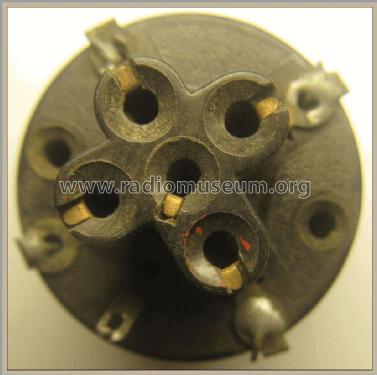 Röhrenadapter, Tube Adapter, Adaptateur Lampes Zwischenfassung; Hilfsmaterial - (ID = 2547238) Radio part