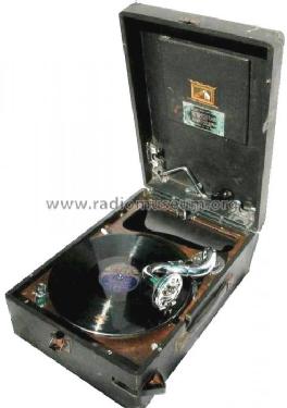 Portable Gramophone 102D; His Master's Voice (ID = 241184) TalkingM