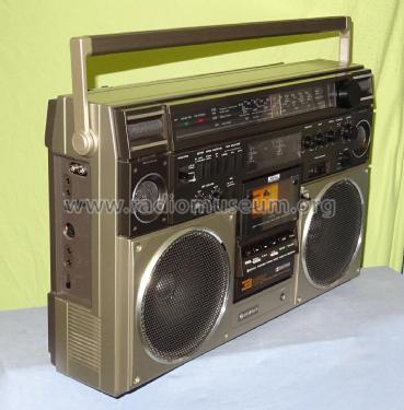 Stereo Cassette Recorder TRK-8600E; Hitachi Ltd.; Tokyo (ID = 2729860) Radio