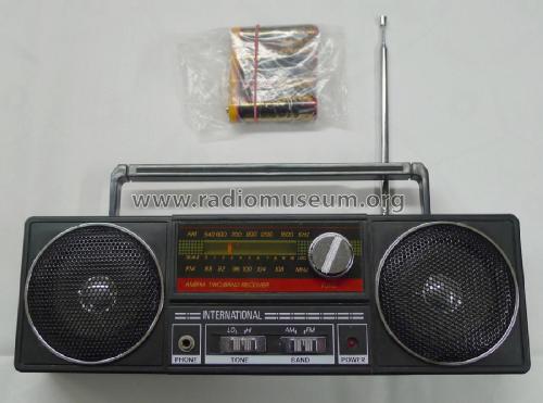 AM/FM Two Band Receiver F-323; International (ID = 1821280) Radio