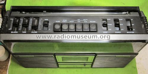Weekend Stereo Cassette 110 UK; ITT-KB; Foots Cray, (ID = 1830496) Radio