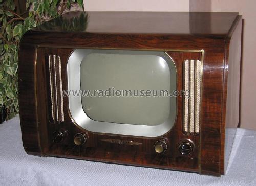 Iris 532; Loewe-Opta; (ID = 101987) Television