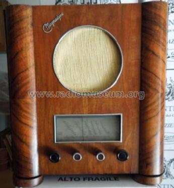 M502; Magnadyne Radio; (ID = 1177620) Radio