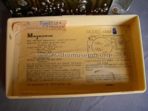 AM5 ; Magnavox Co., (ID = 2433919) Radio