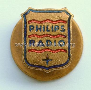 Radio related Pins ; Memorabilia - (ID = 611426) Misc