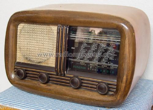 456; Minerva Radio; Paris (ID = 2030210) Radio