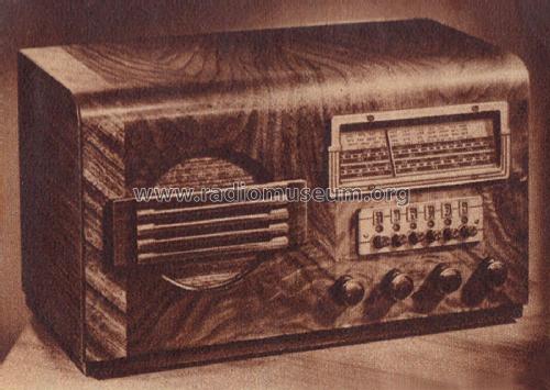 62-322 Order= P462 A 322 ; Montgomery Ward & Co (ID = 1880588) Radio