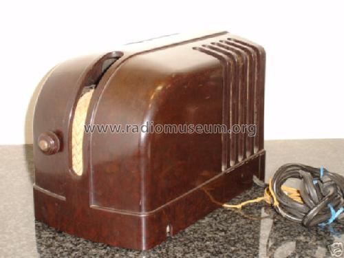 Airline 351 Order= P462 C 351; Montgomery Ward & Co (ID = 354885) Radio