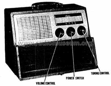 64WG-1052A ; Montgomery Ward & Co (ID = 472598) Radio