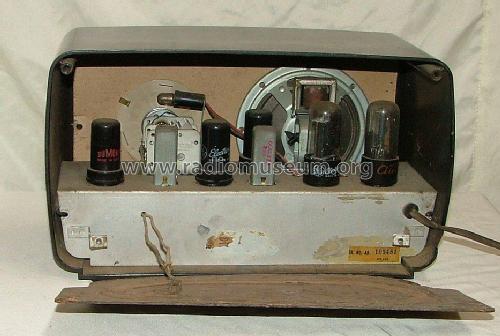 84HA-1527A ; Montgomery Ward & Co (ID = 1850525) Radio