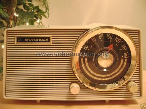 A11W Ch= HS-824; Motorola Inc. ex (ID = 417440) Radio