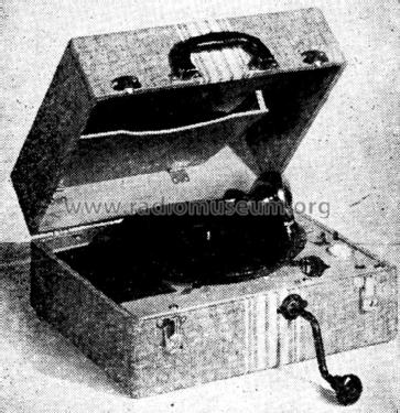 107 portable Phonograph; Musitron Co., 'The', (ID = 1234297) TalkingM