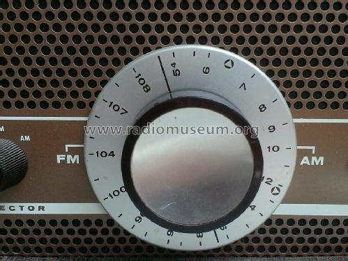 AV-750 ; Newcomb Audio (ID = 1506922) Radio