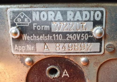 Rienzi W220L; Nora; Berlin (ID = 2997628) Radio