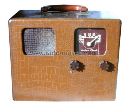 Portable Radio B-4100-P; Northern Electric Co (ID = 1186269) Radio