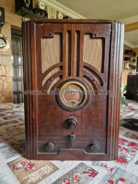 37-610B ; Philco, Philadelphia (ID = 3003405) Radio