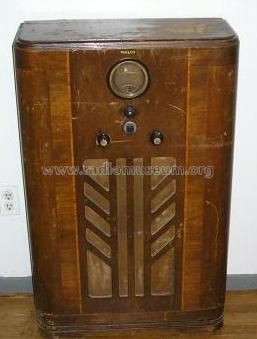 37-611K ; Philco, Philadelphia (ID = 697552) Radio