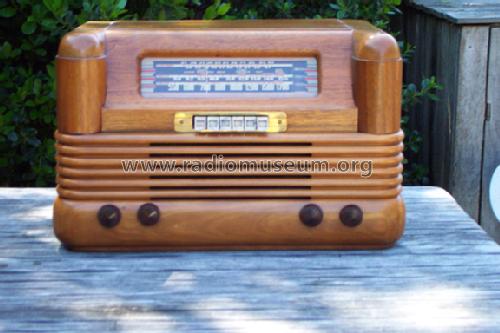 42-350 Code 121; Philco, Philadelphia (ID = 51252) Radio