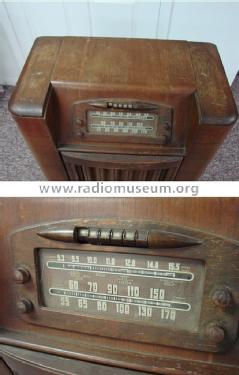 46-1209 Radio-Phonograph Code 121 and 122; Philco, Philadelphia (ID = 1489916) Radio