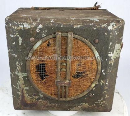 827 ; Philco, Philadelphia (ID = 2833201) Car Radio