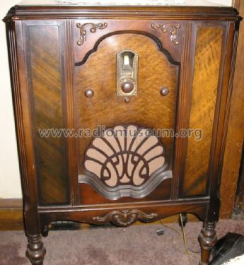 87 Lowboy; Philco, Philadelphia (ID = 1426020) Radio