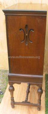 95 Deluxe Highboy; Philco, Philadelphia (ID = 547153) Radio