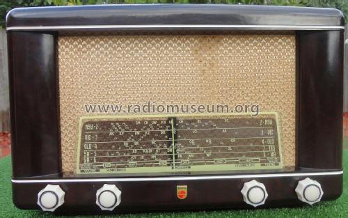 133A; Philips Australia (ID = 1927836) Radio