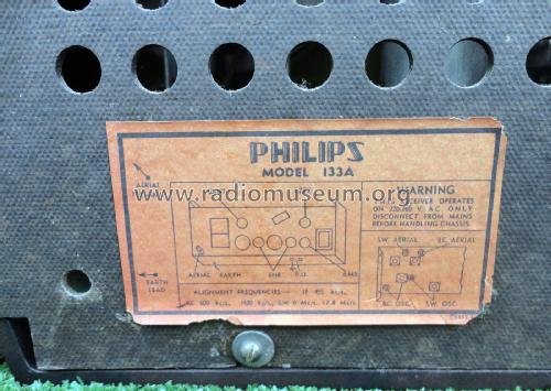 133A; Philips Australia (ID = 1927837) Radio