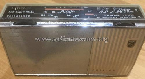 Malibu Transistor 7 PS6; Philips Australia (ID = 2748560) Radio
