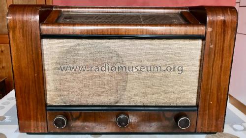 1050A; Philips Belgium (ID = 2760151) Radio